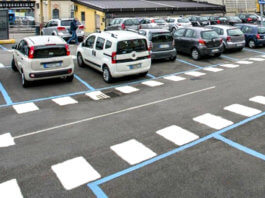 App per pagare parcheggio, strisce blu e biglietti con lo smartphone