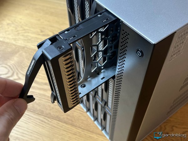 Apertura Slot Per Hard Disk Da 3.5 Pollici